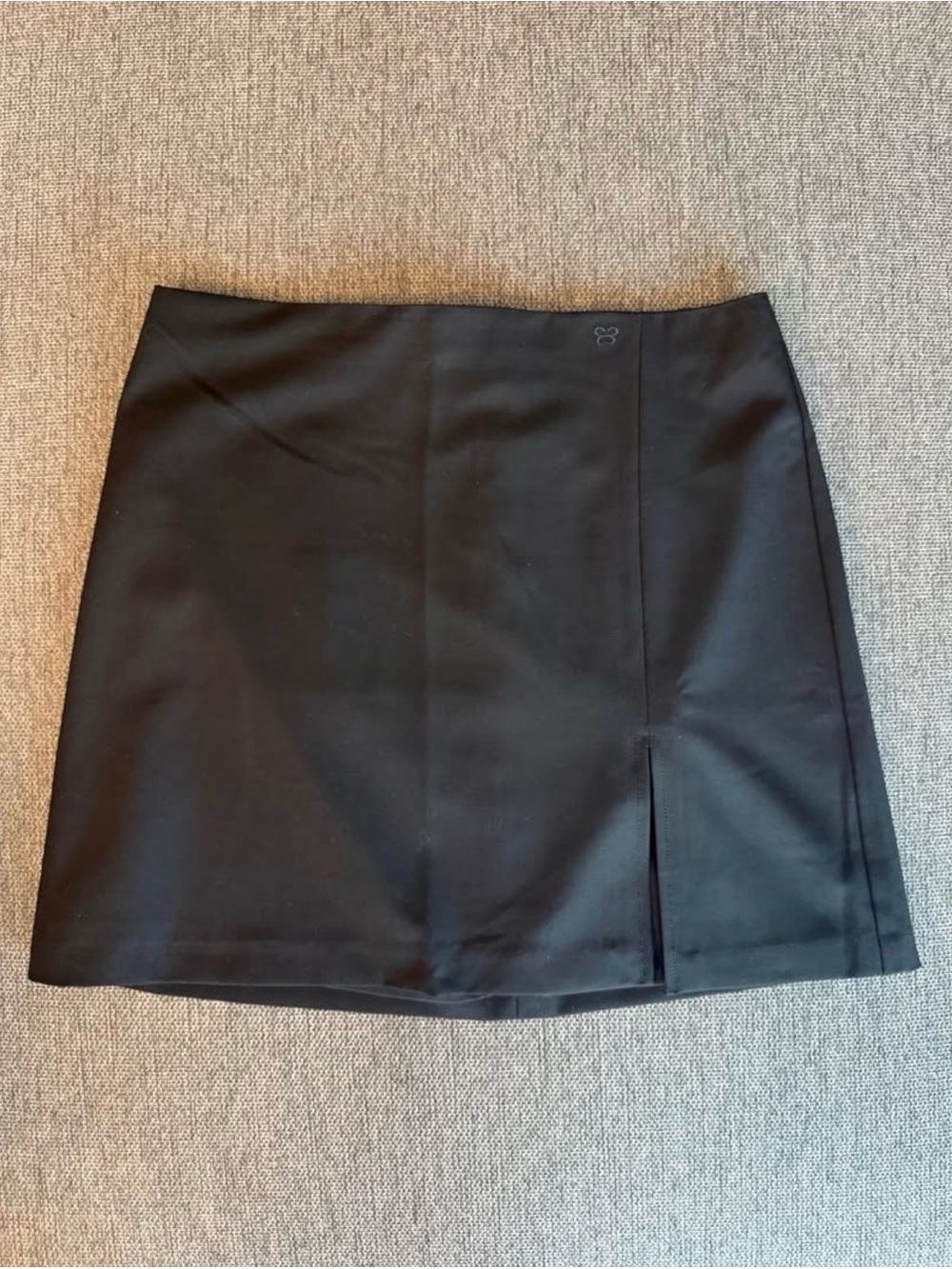 Aritzia Tatiana Black Skirt Size 8 - Picture 2 of 2